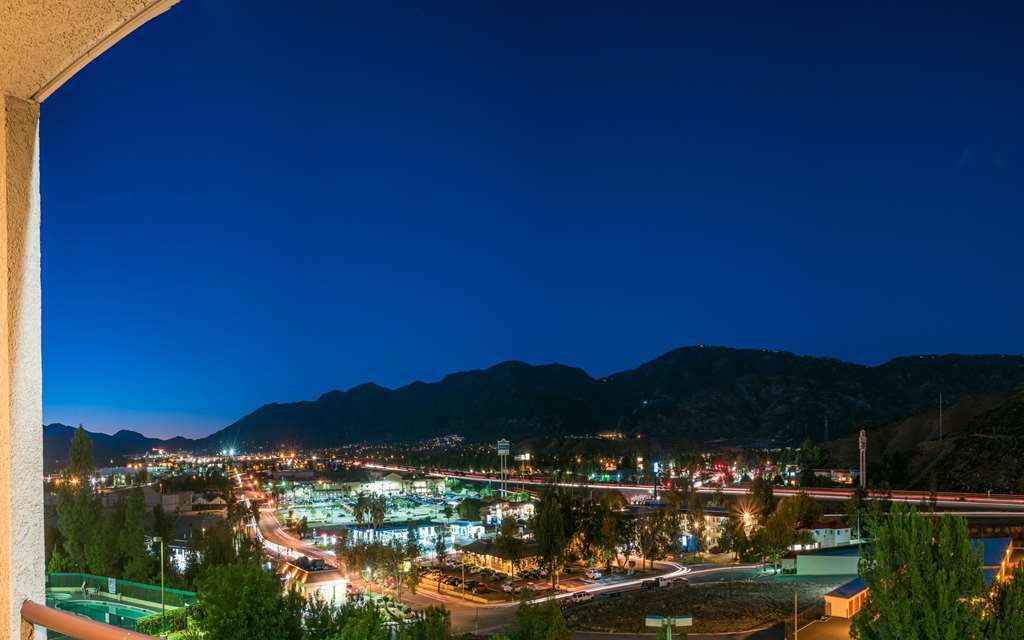 San Bernardino Inn & Suites Номер фото