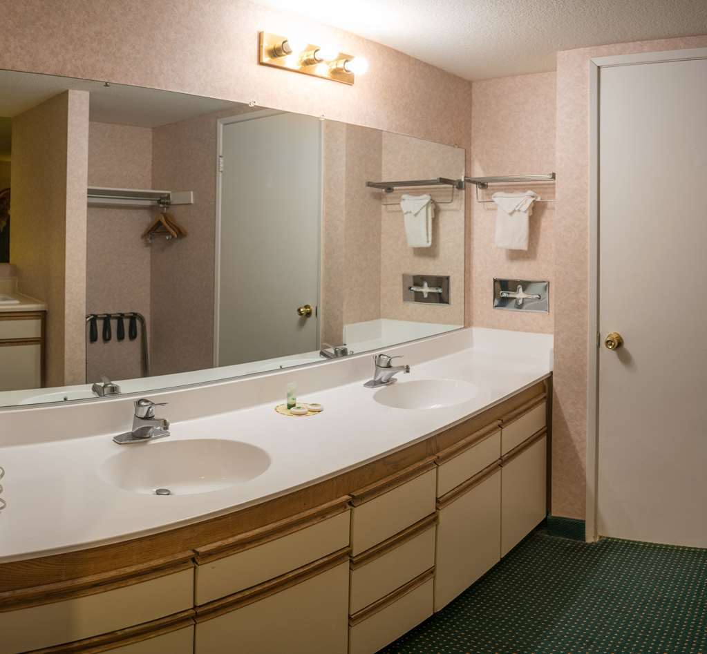 San Bernardino Inn & Suites Номер фото