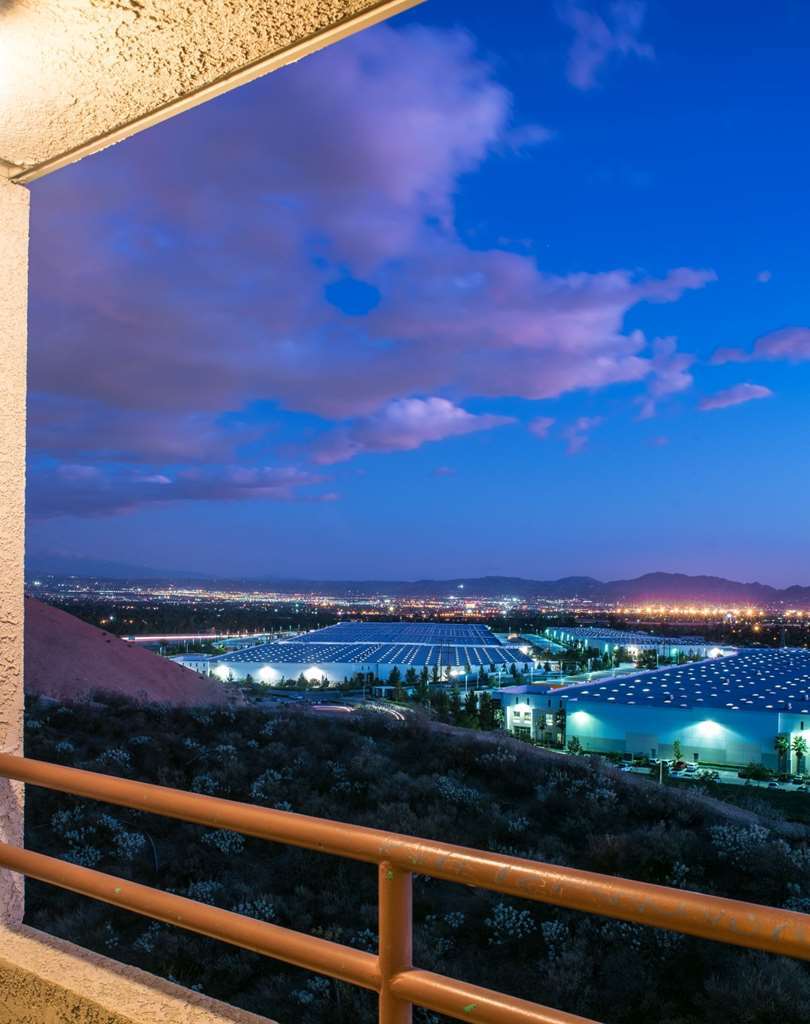 San Bernardino Inn & Suites Номер фото